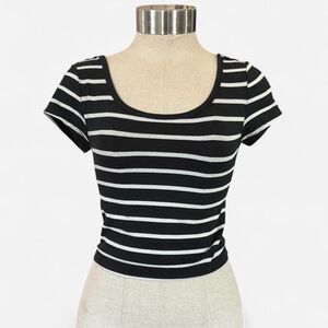 Mossimo Black And White Striped Scoop Neck Short Sleeve Crop Top Women’s Size XS